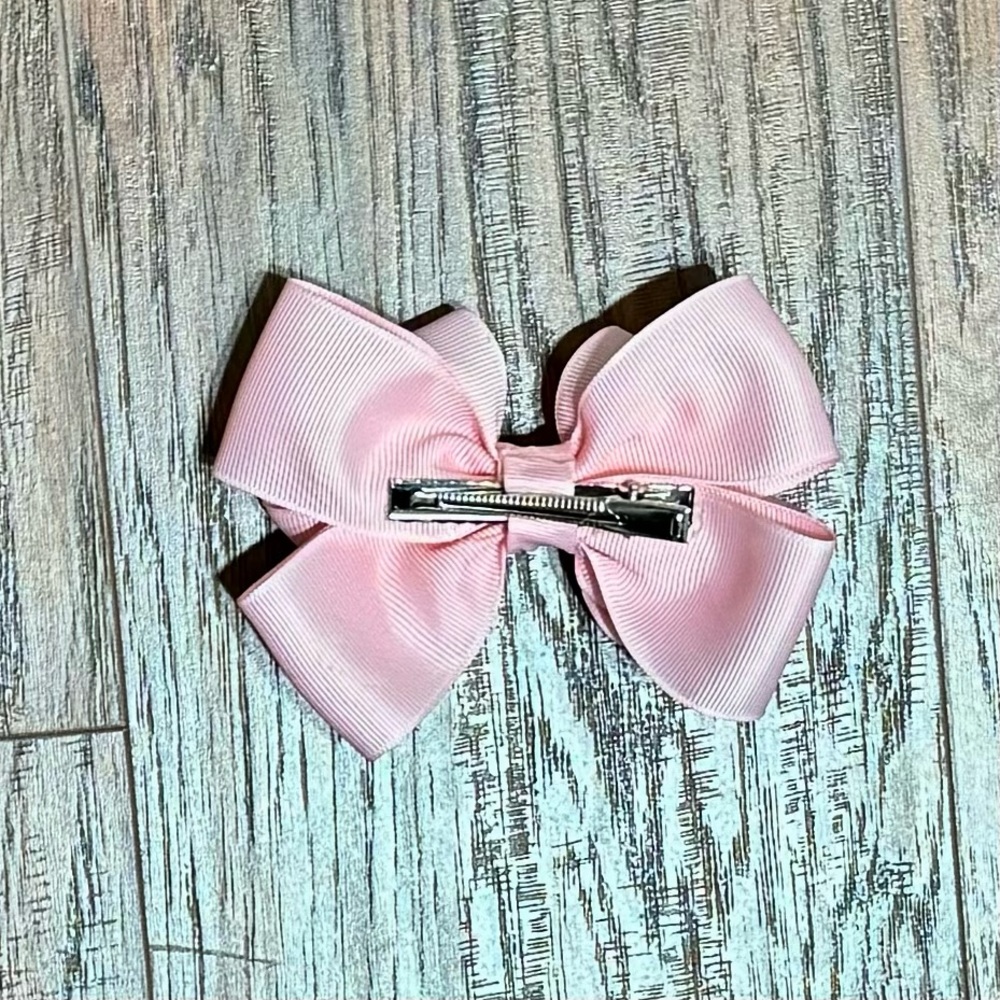 Hand made bow with heart 🎀